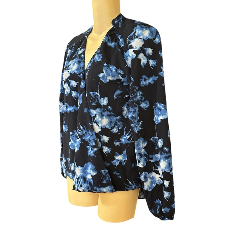 Vince Camuto NEW FOUNTAIN Floral V-Neck Faux Wrap Blouse S - Picture 3 of 12